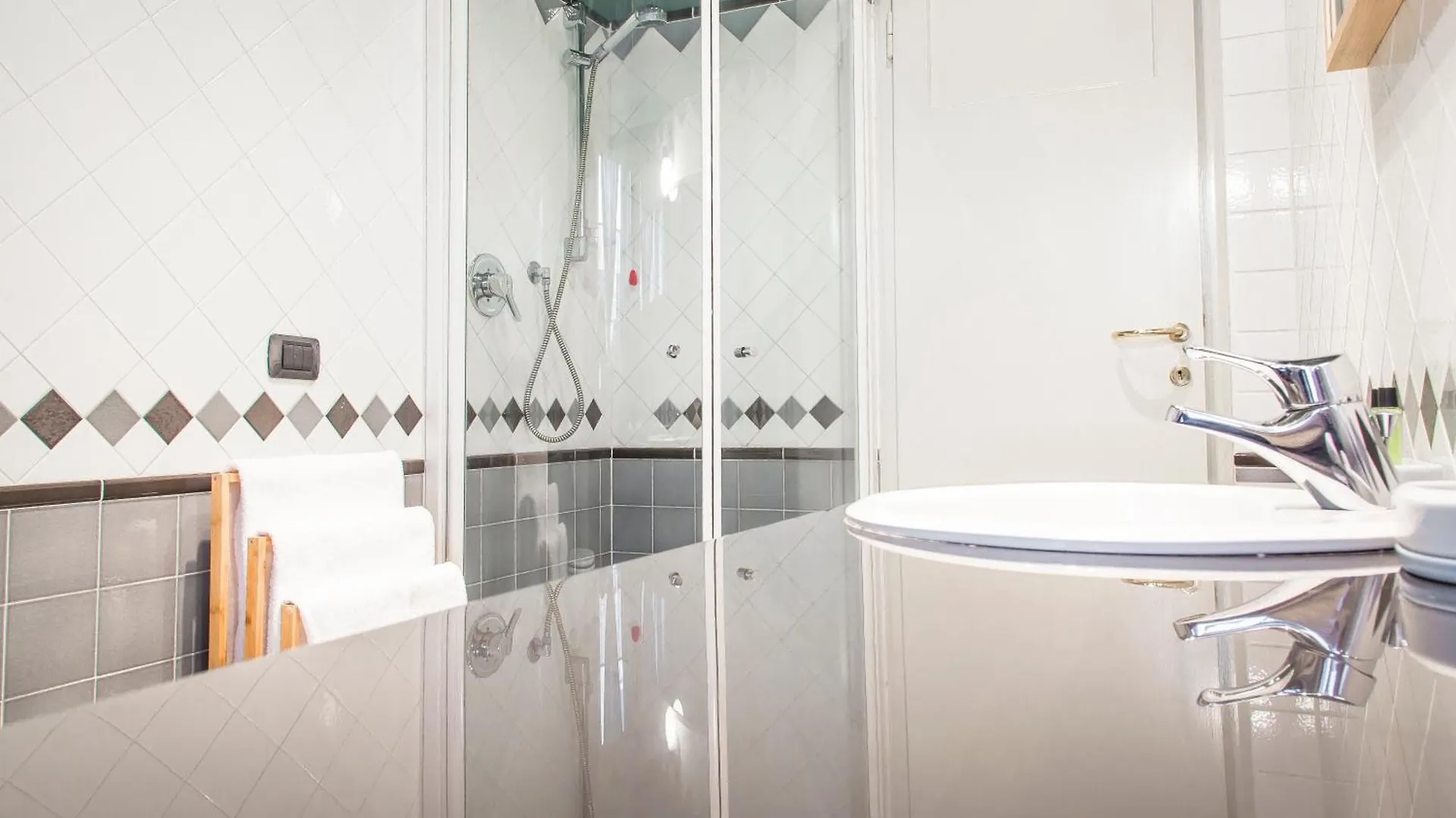 Margreth Apartment Milan